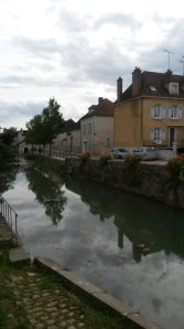 La Serein river in Chablis